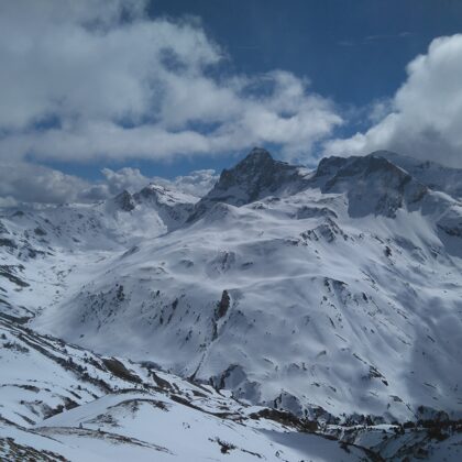 Canal Roya y pico de Anayet desde Astún